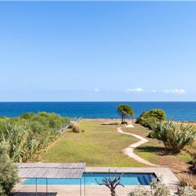 6 bedroom villa with pool and sea views near Noto, Sicily, sleeps 12